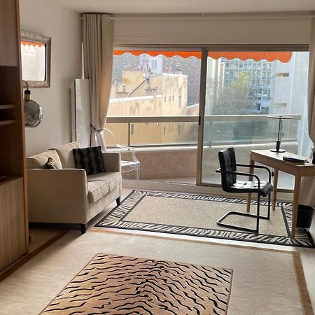 Un Studio De Luxe Les Champs Elysees Париж Экстерьер фото